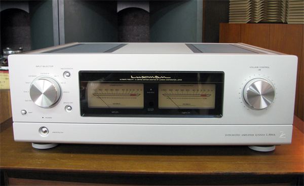 LUXMAN L-590A ラックスマンプリメインアンプ写真